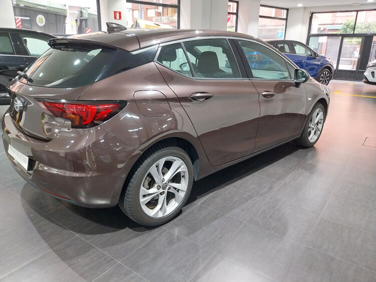 Opel Astra <span class=